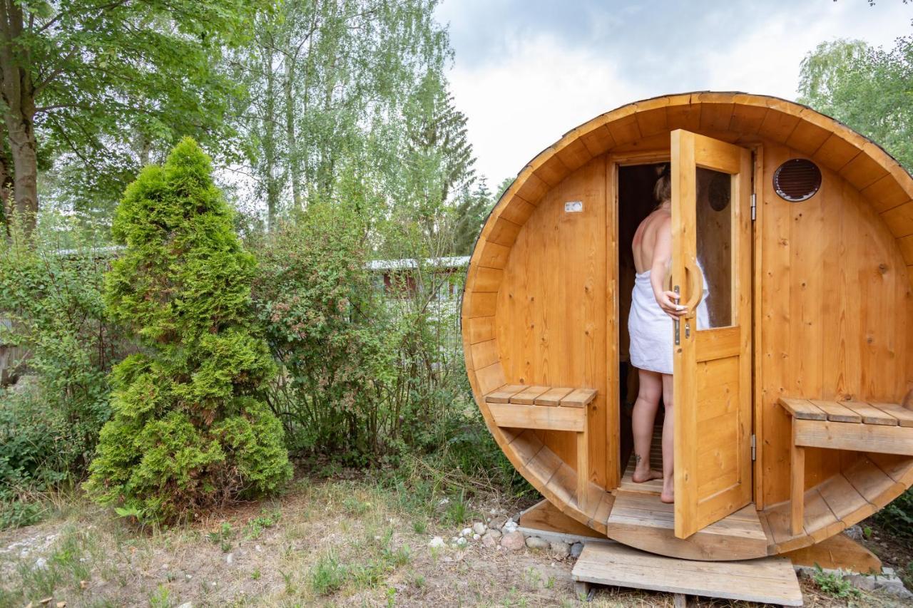 Gemutliches Tinyhouse Bungalow Mit Kamin & Sauna Am See Joachimsthal Bagian luar foto