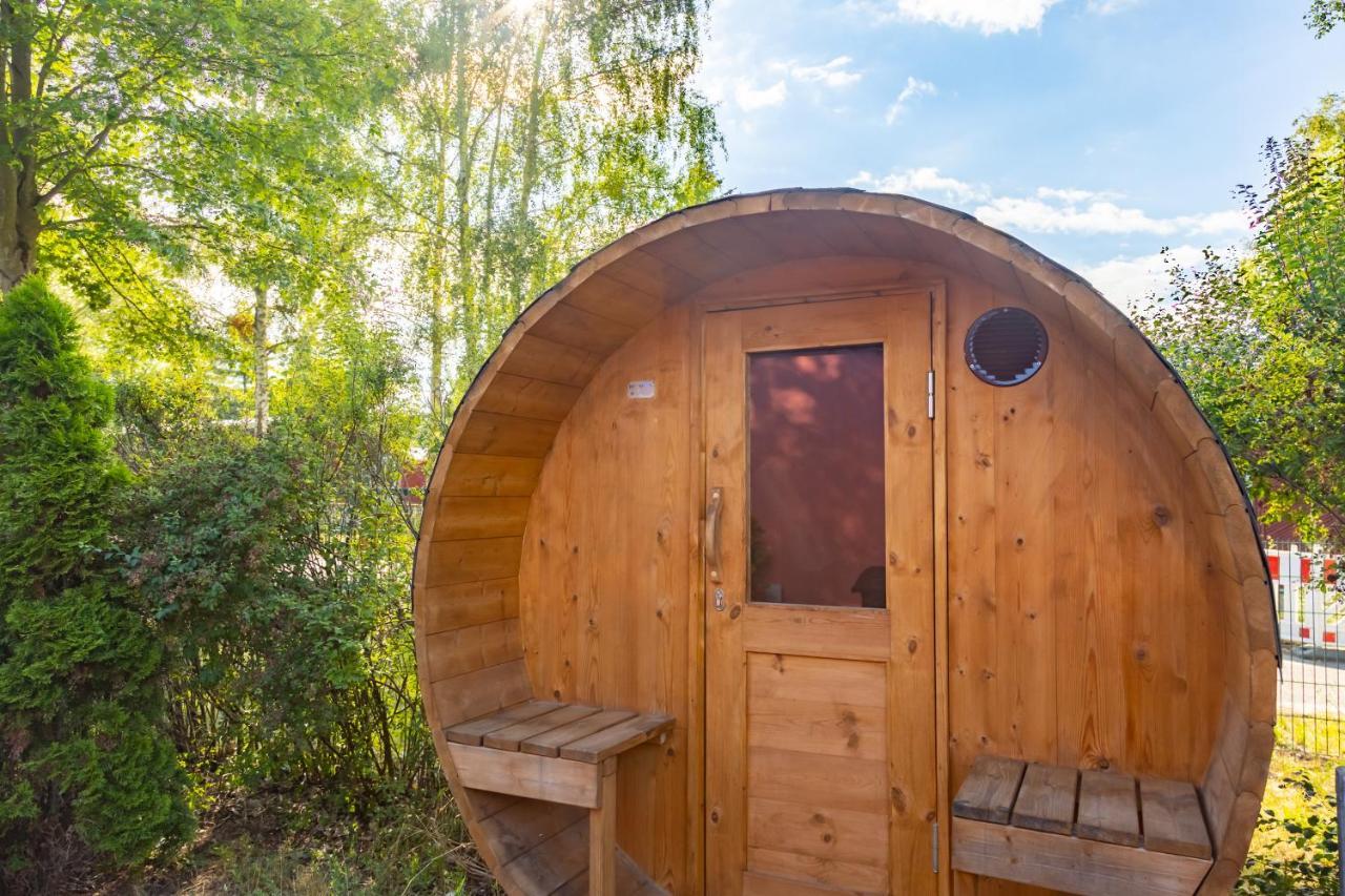 Gemutliches Tinyhouse Bungalow Mit Kamin & Sauna Am See Joachimsthal Bagian luar foto